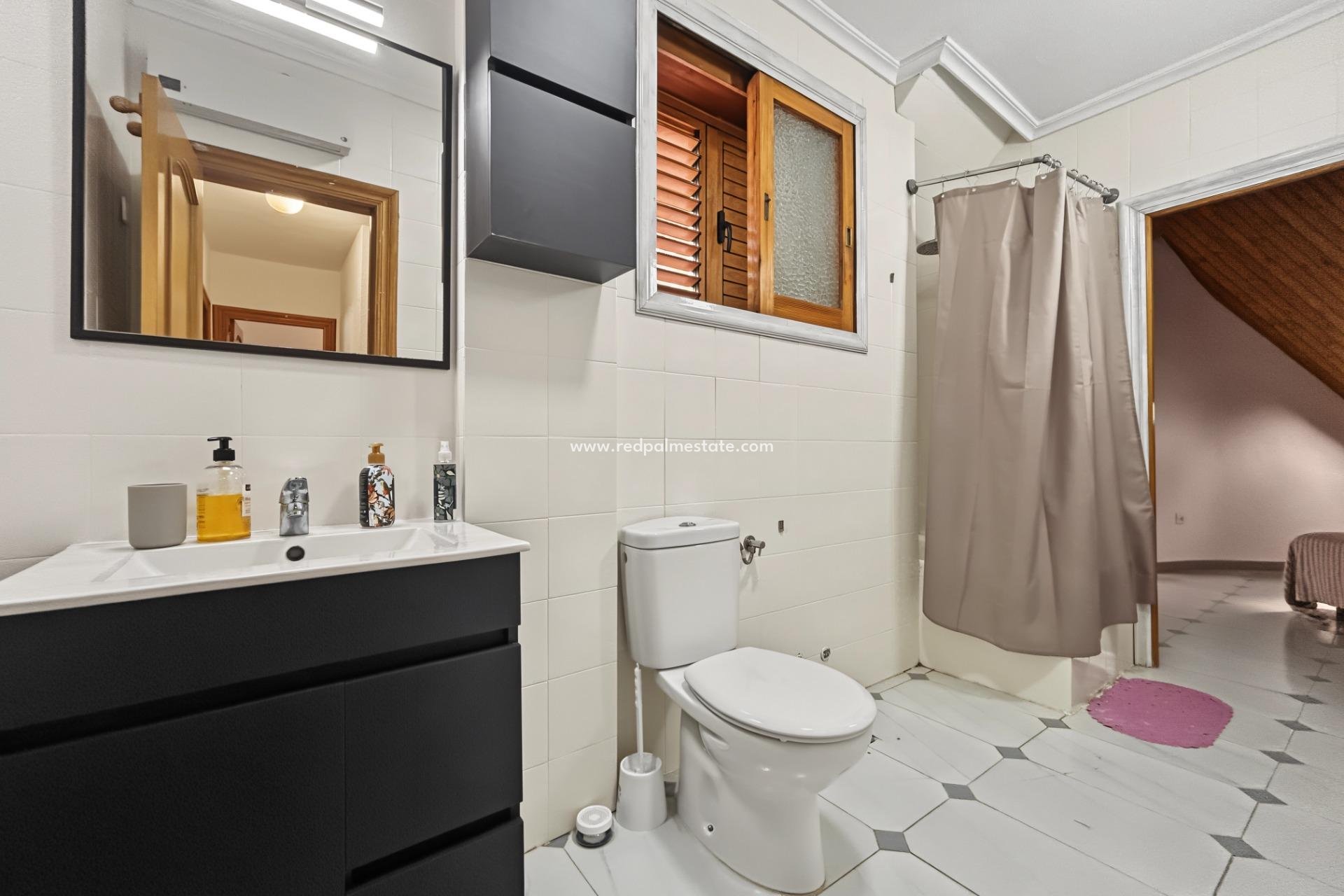 Revente - Villa -
Orihuela Costa - Campoamor
