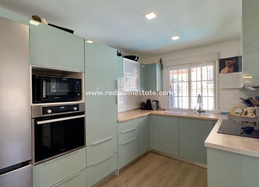 Revente - Villa -
Orihuela Costa - Costa Blanca