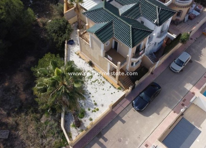 Revente - Villa -
Orihuela Costa - Inland