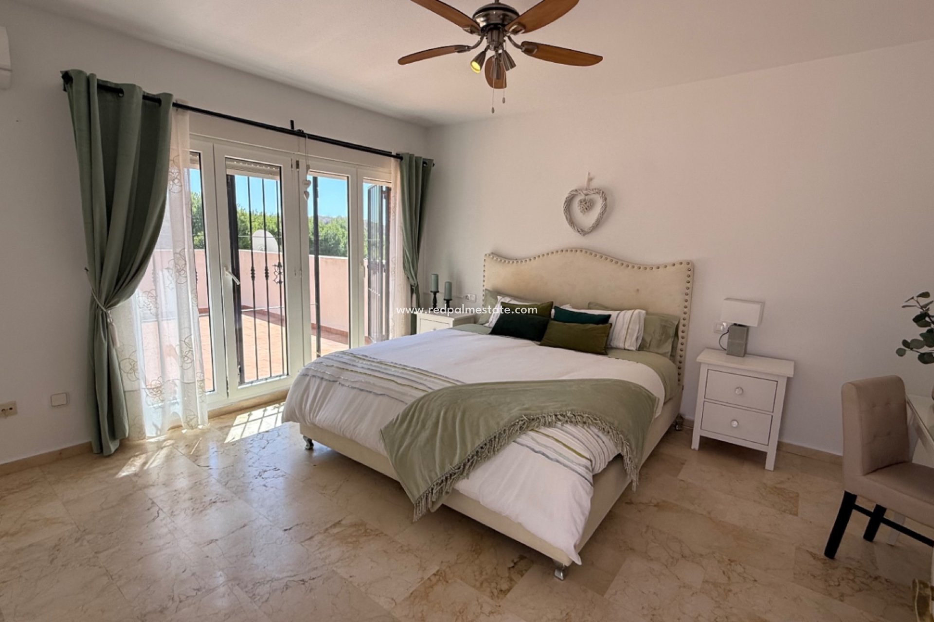 Revente - Villa -
Orihuela Costa - Inland