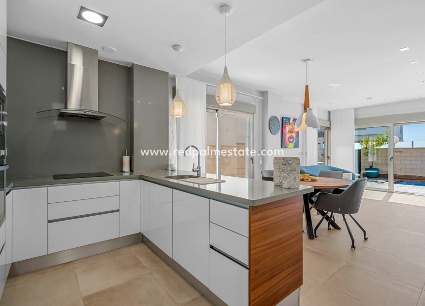 Revente - Villa -
Orihuela Costa - Inland