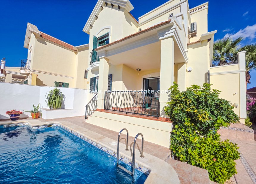 Revente - Villa -
Orihuela Costa - Inland