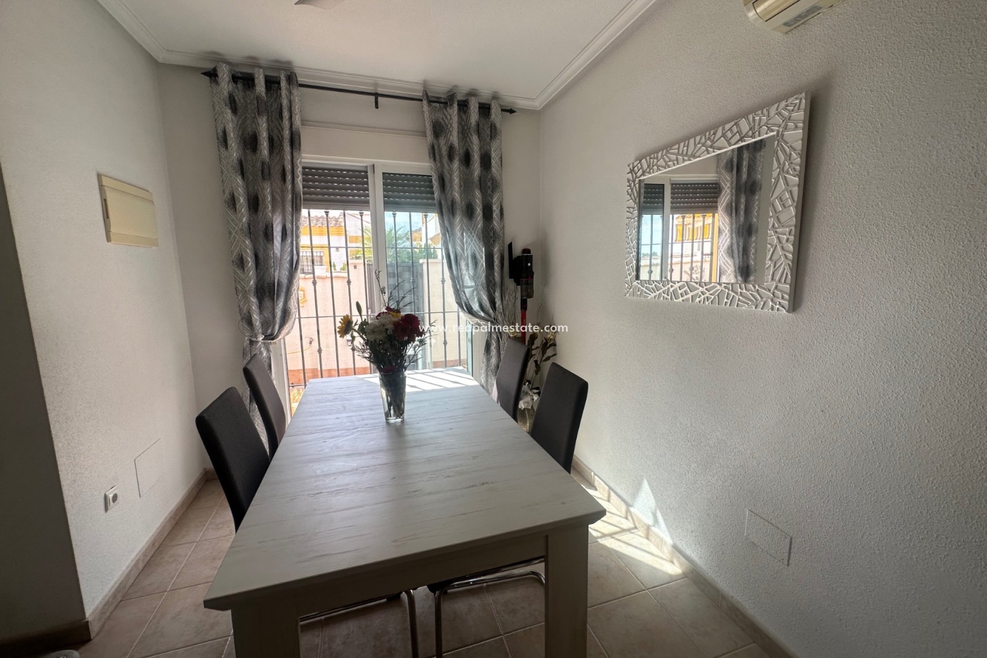 Revente - Villa -
Orihuela Costa - Inland