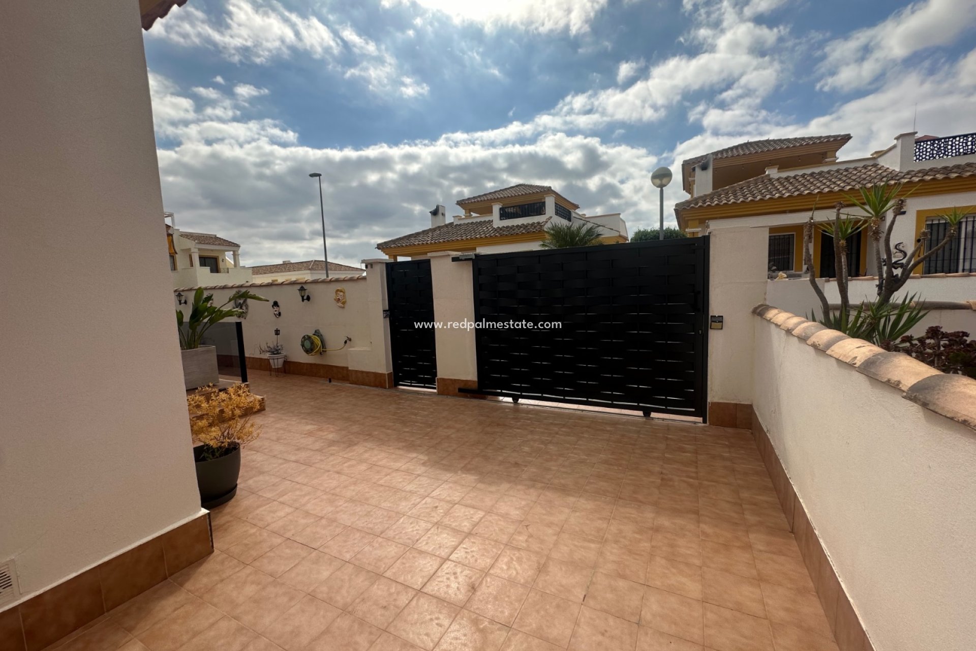 Revente - Villa -
Orihuela Costa - Inland