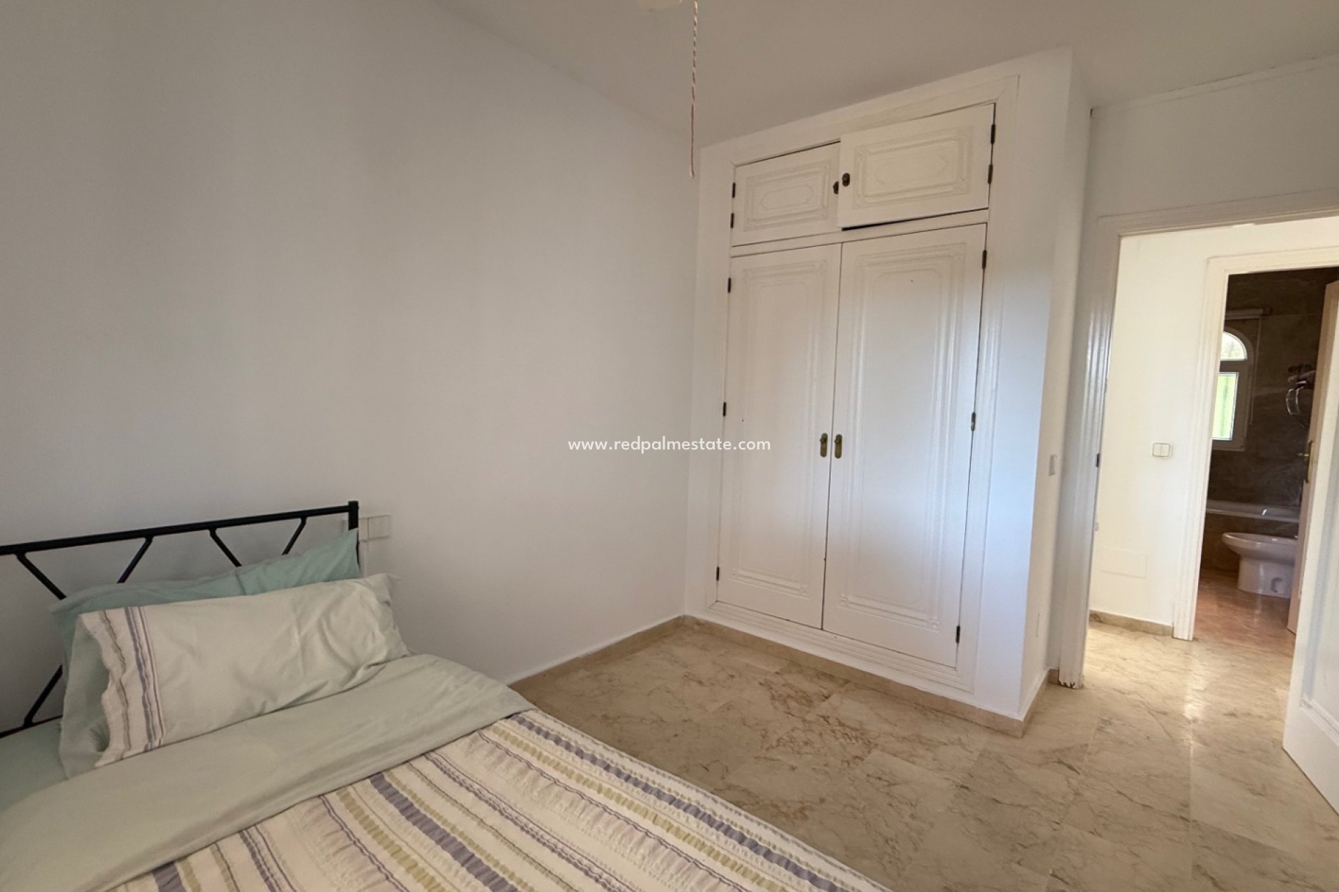 Revente - Villa -
Orihuela Costa - Inland