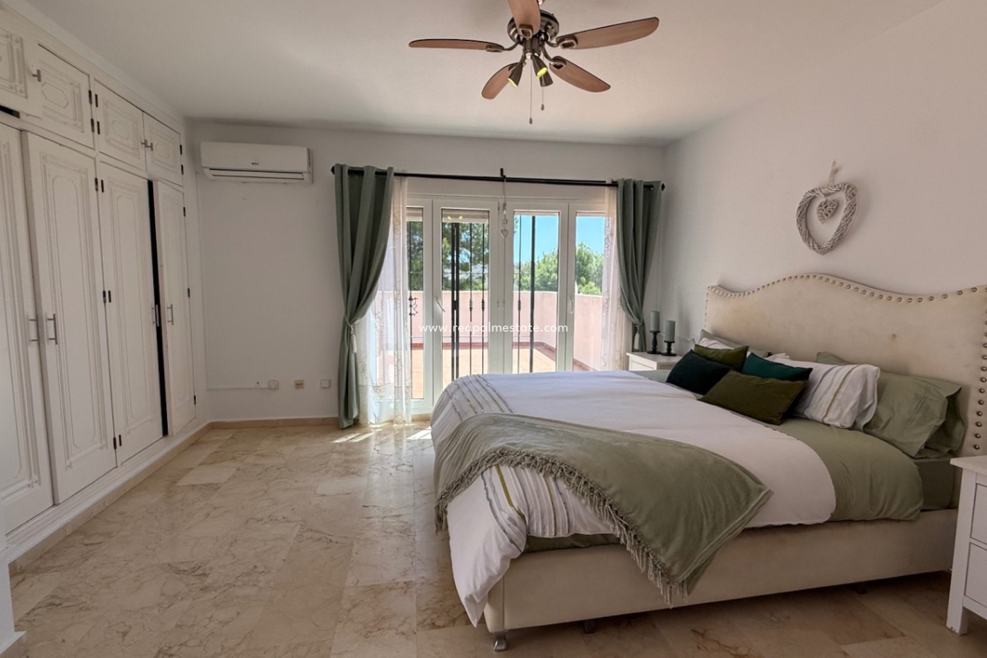 Revente - Villa -
Orihuela Costa - Inland