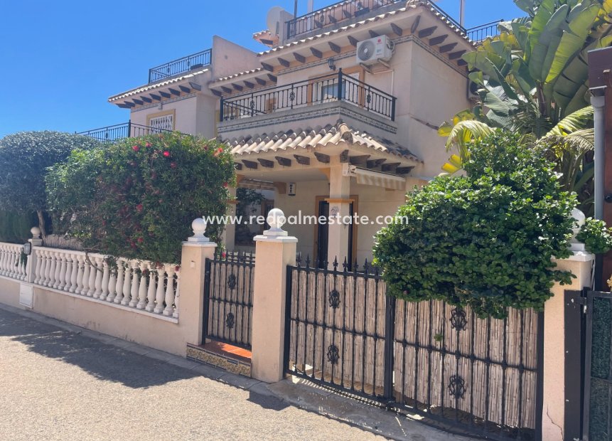 Revente - Villa -
Orihuela Costa - La Regia