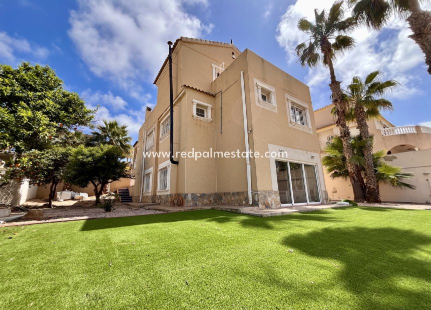 Revente - Villa -
Orihuela Costa - La Zenia
