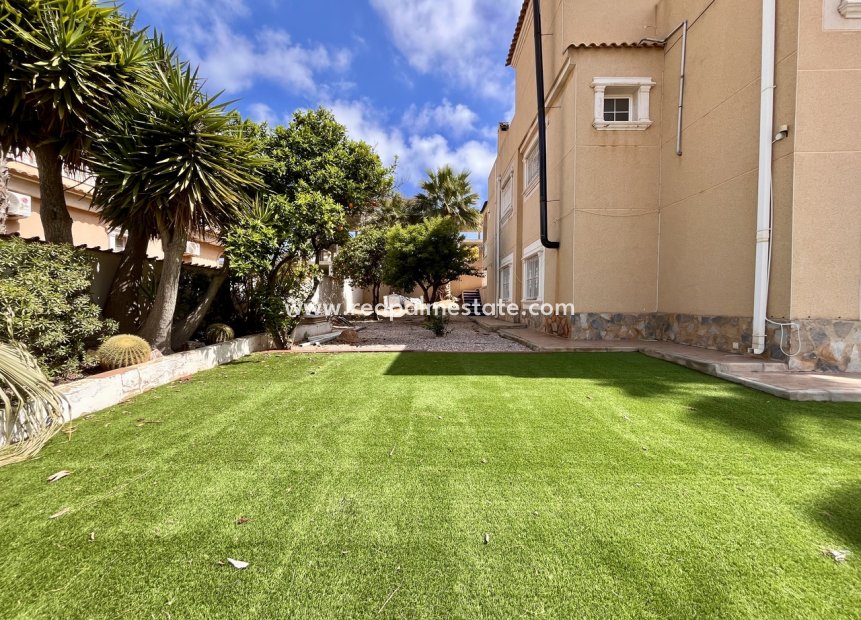 Revente - Villa -
Orihuela Costa - La Zenia