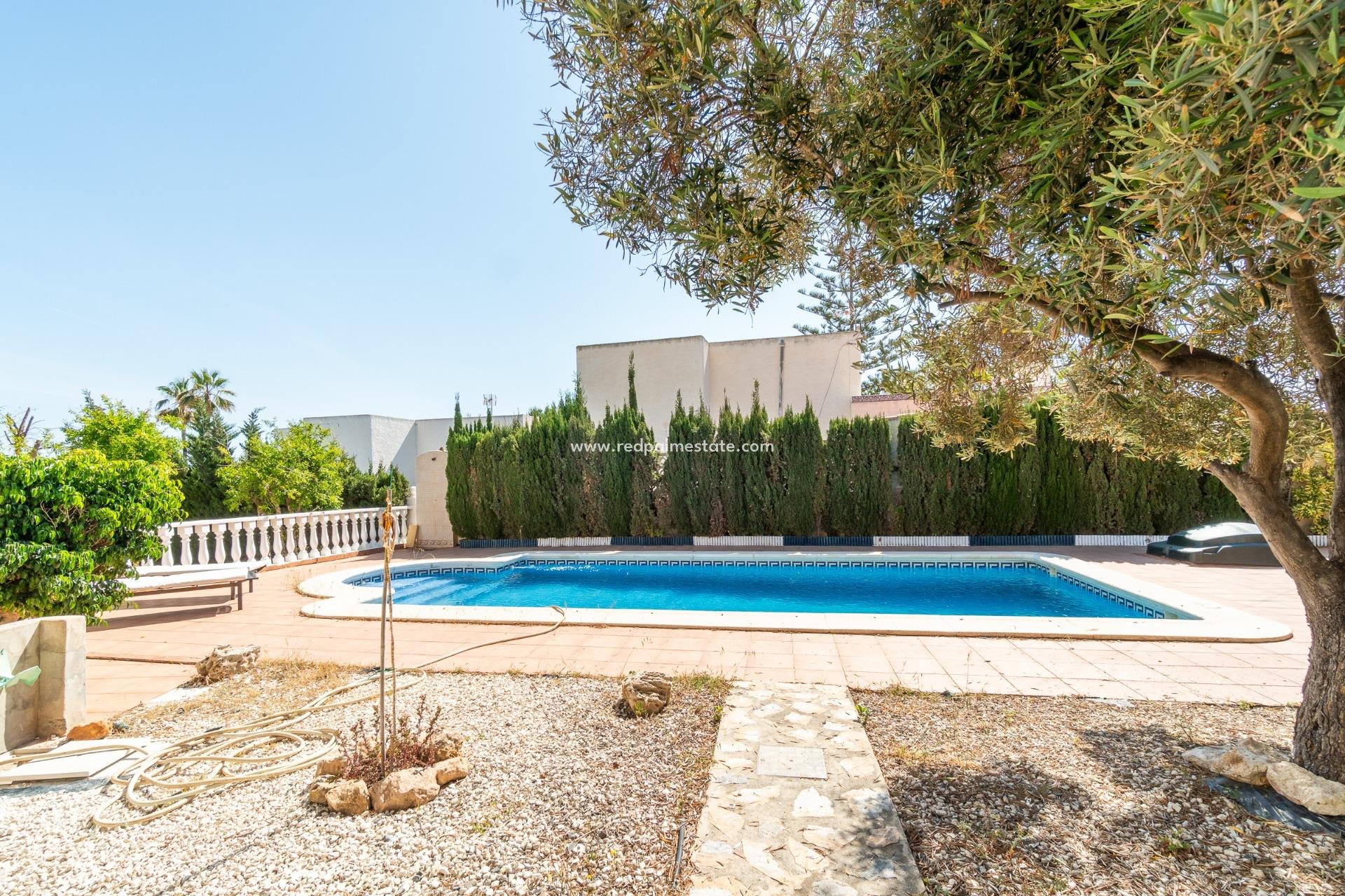 Revente - Villa -
Orihuela Costa - La Zenia