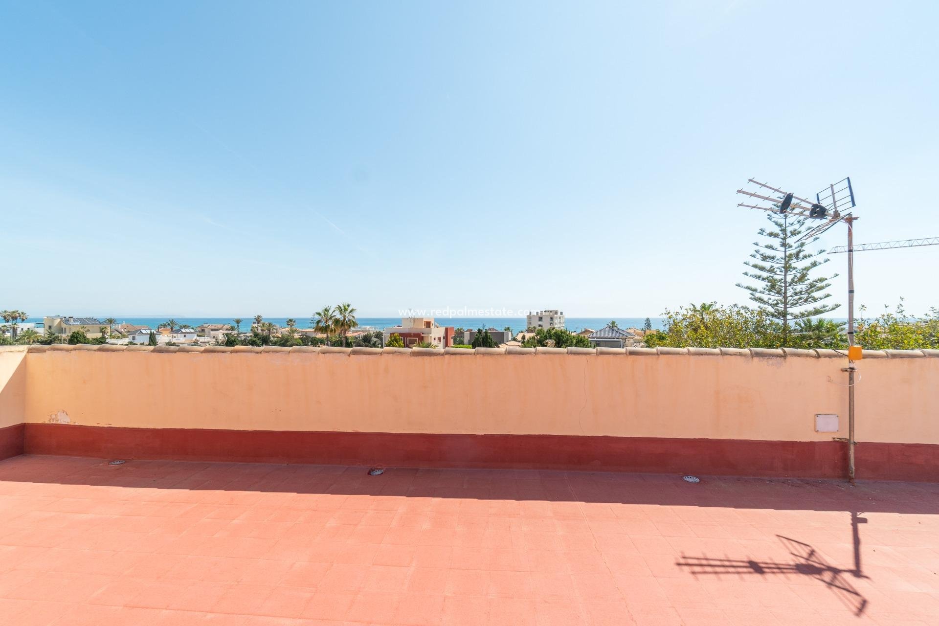 Revente - Villa -
Orihuela Costa - La Zenia