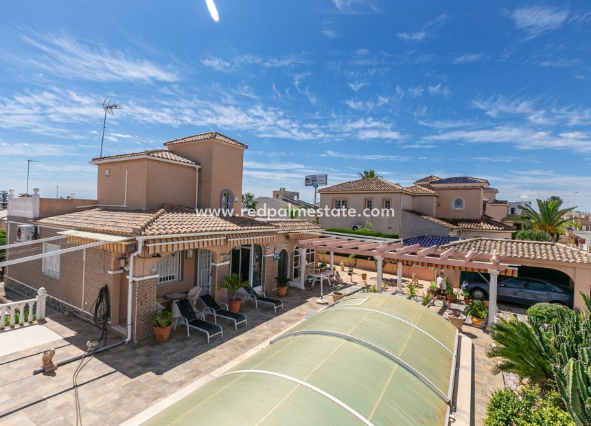 Revente - Villa -
Orihuela Costa - La Zenia