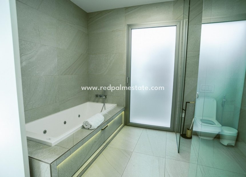 Revente - Villa -
Orihuela Costa - Las Colinas Golf