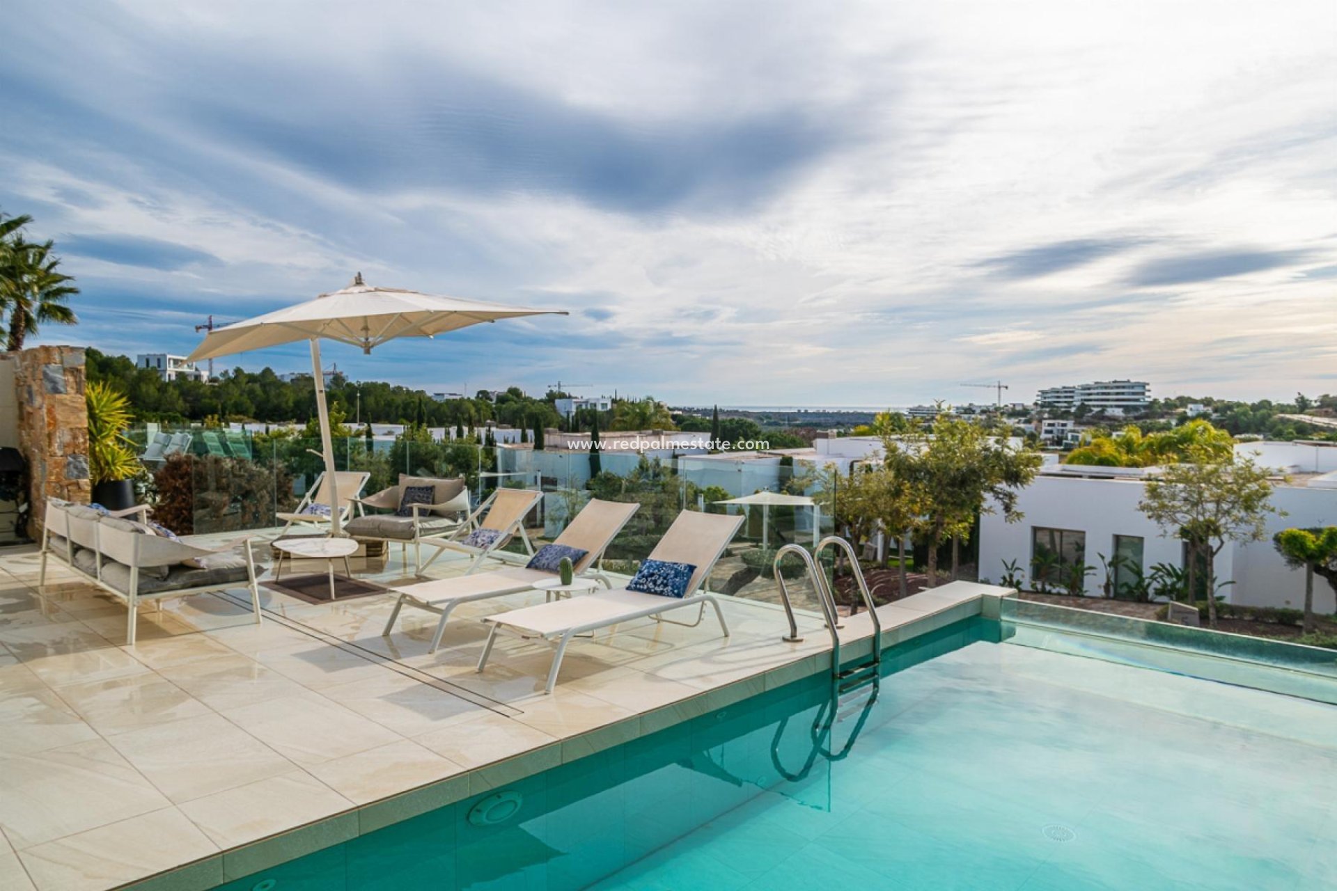 Revente - Villa -
Orihuela Costa - Las Colinas Golf