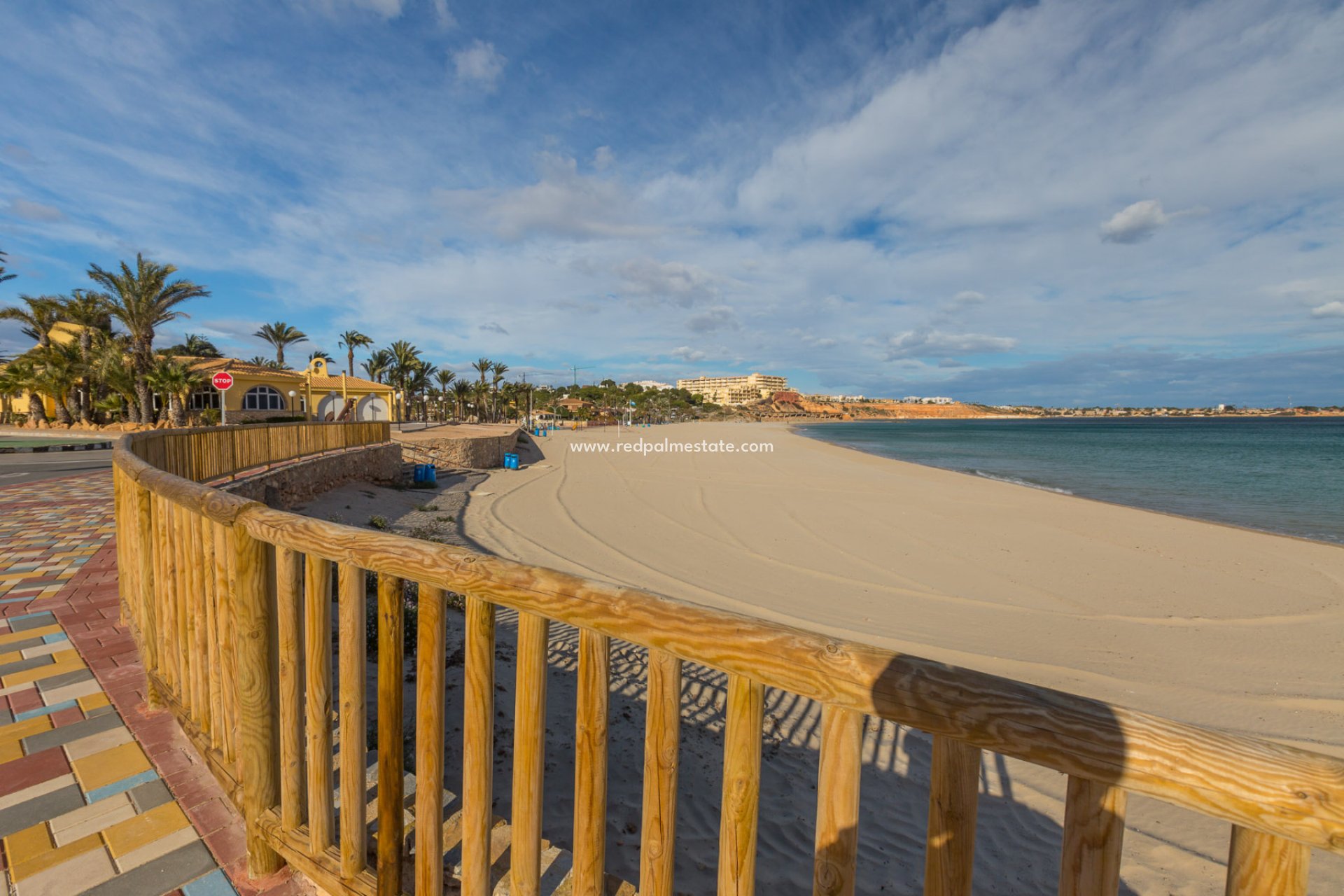 Revente - Villa -
Orihuela Costa - Las Colinas Golf