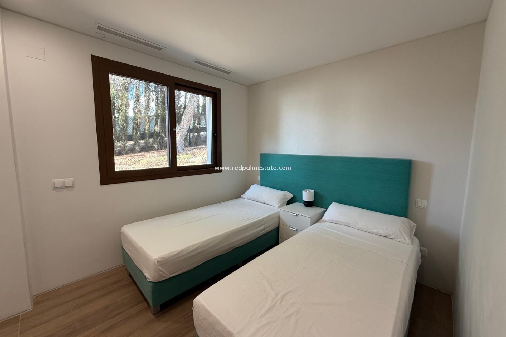 Revente - Villa -
Orihuela Costa - Las Colinas Golf