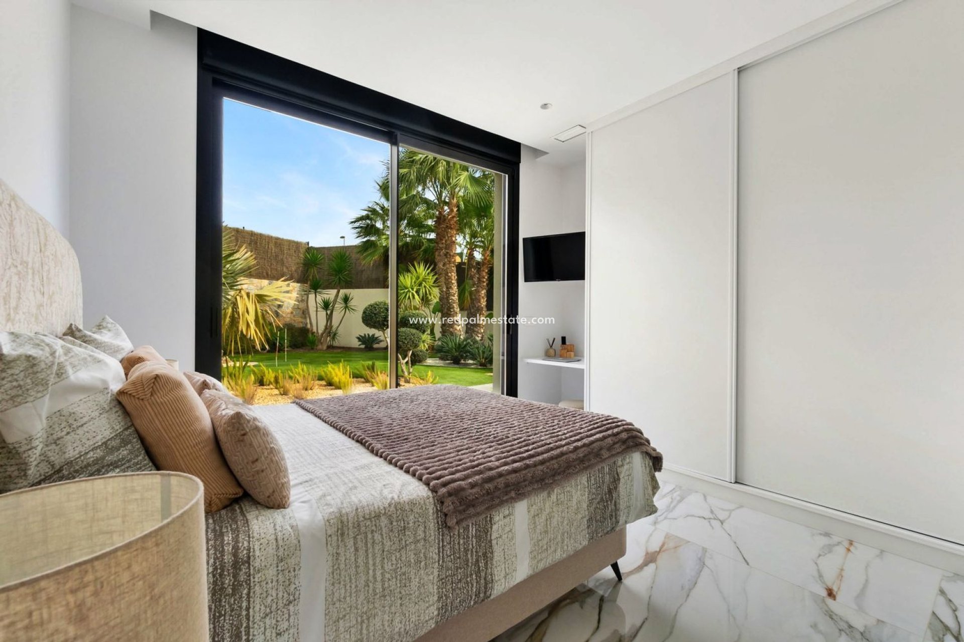 Revente - Villa -
Orihuela Costa - Las Colinas Golf