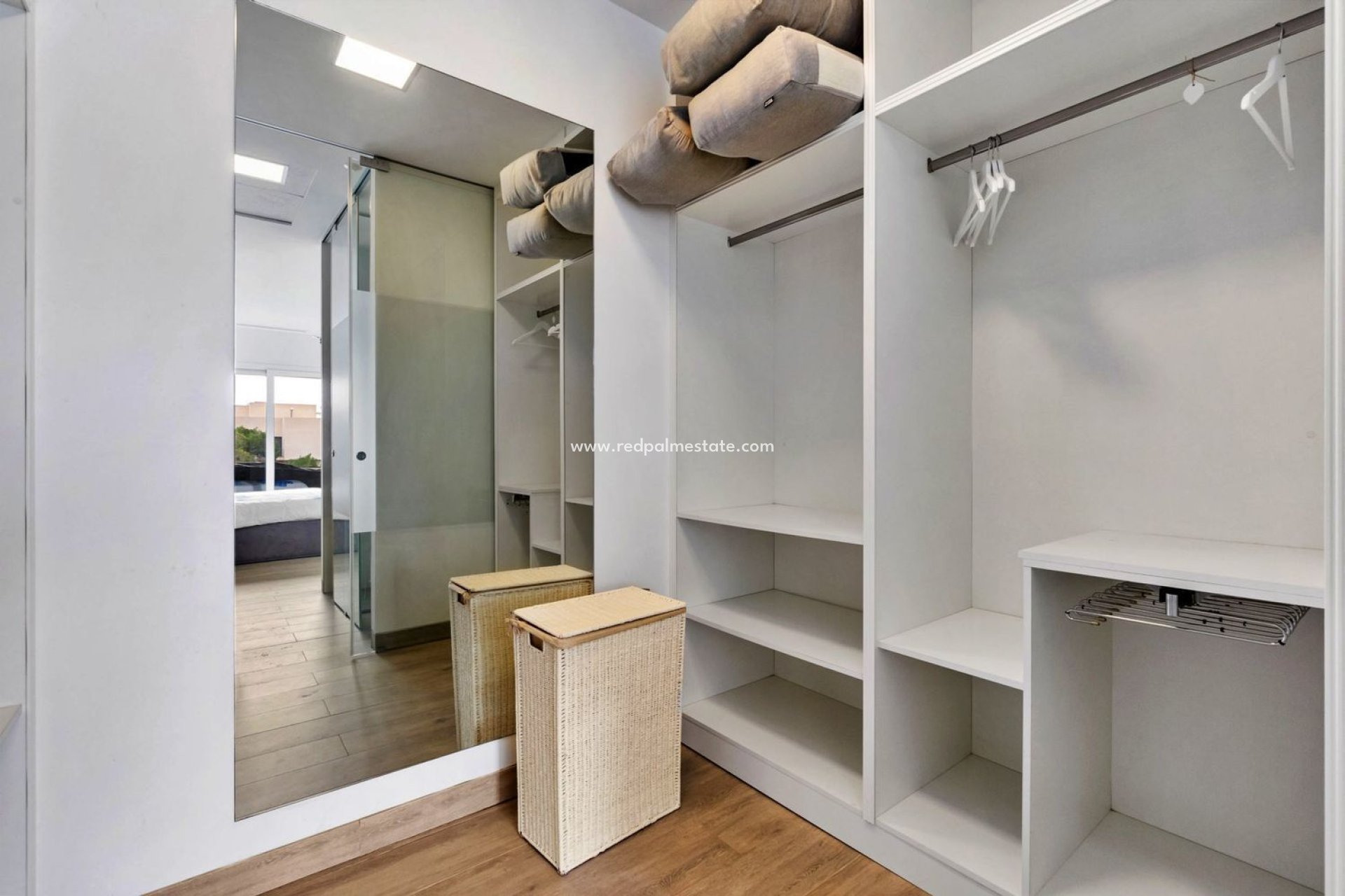 Revente - Villa -
Orihuela Costa - Las Colinas Golf