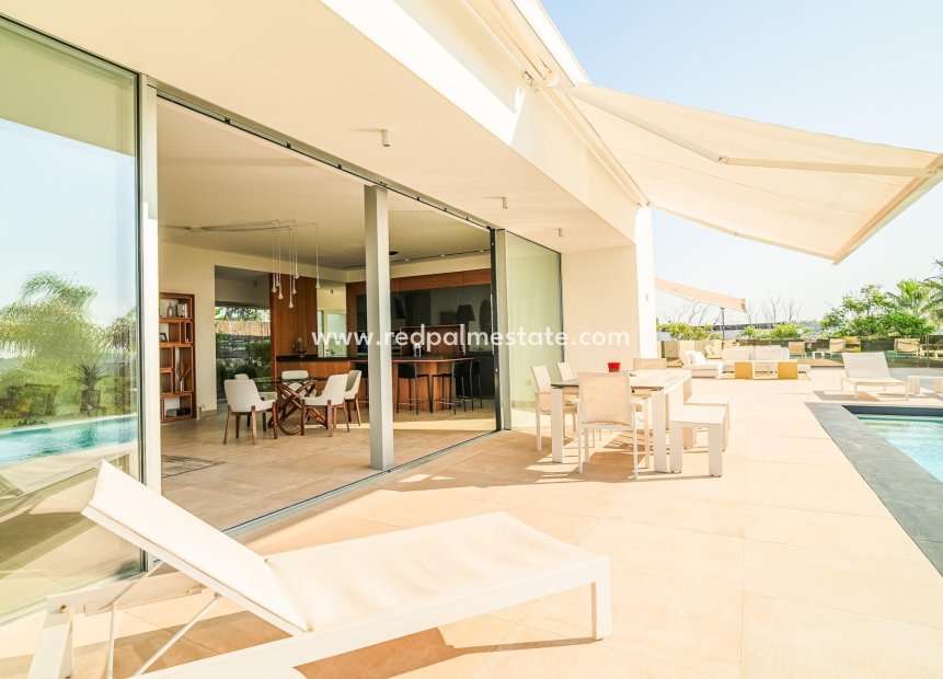 Revente - Villa -
Orihuela Costa - Las Colinas Golf