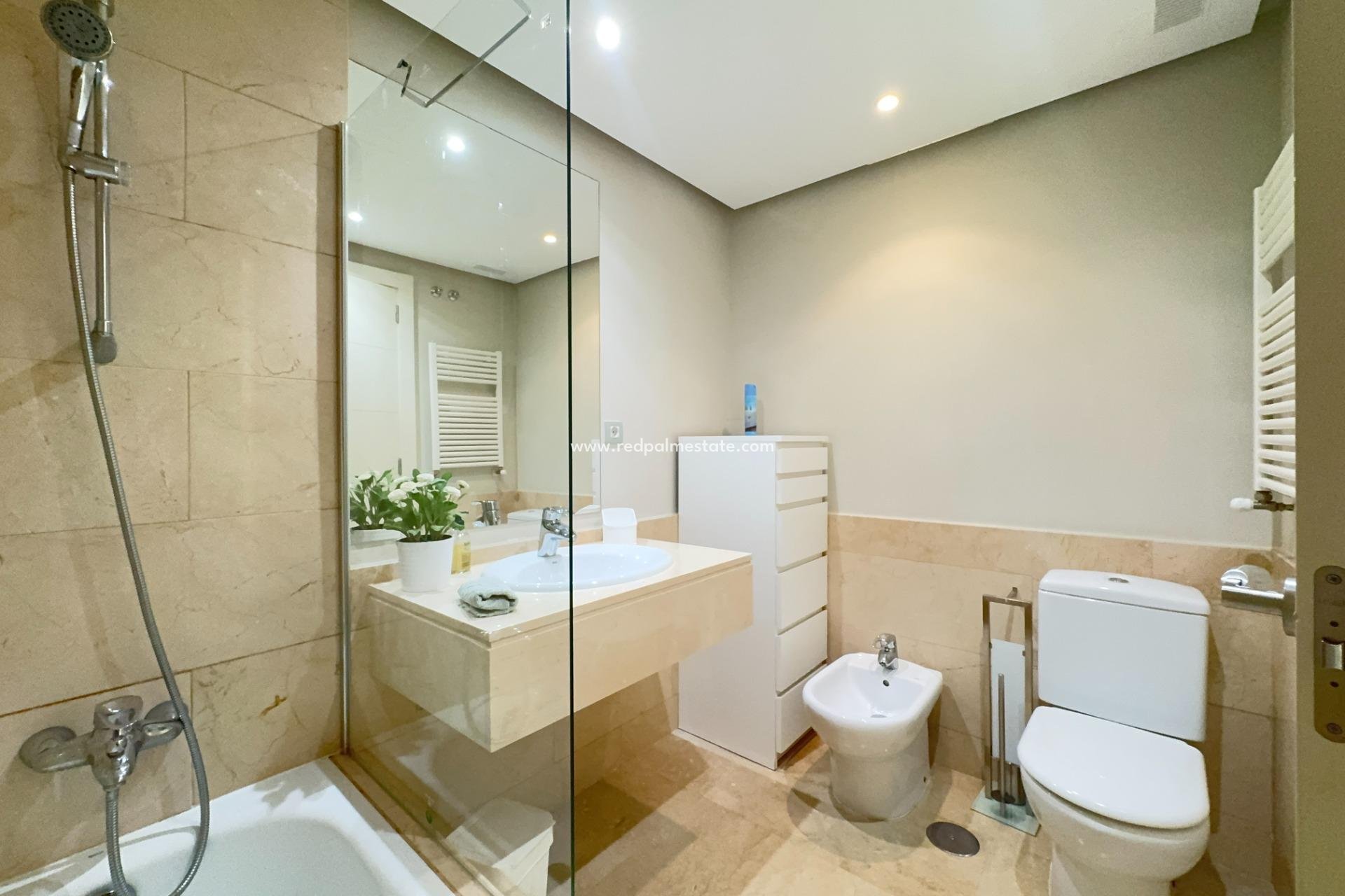 Revente - Villa -
Orihuela Costa - Las Colinas Golf