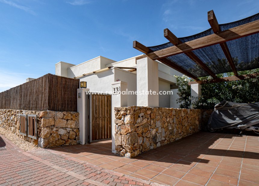 Revente - Villa -
Orihuela Costa - Las Colinas