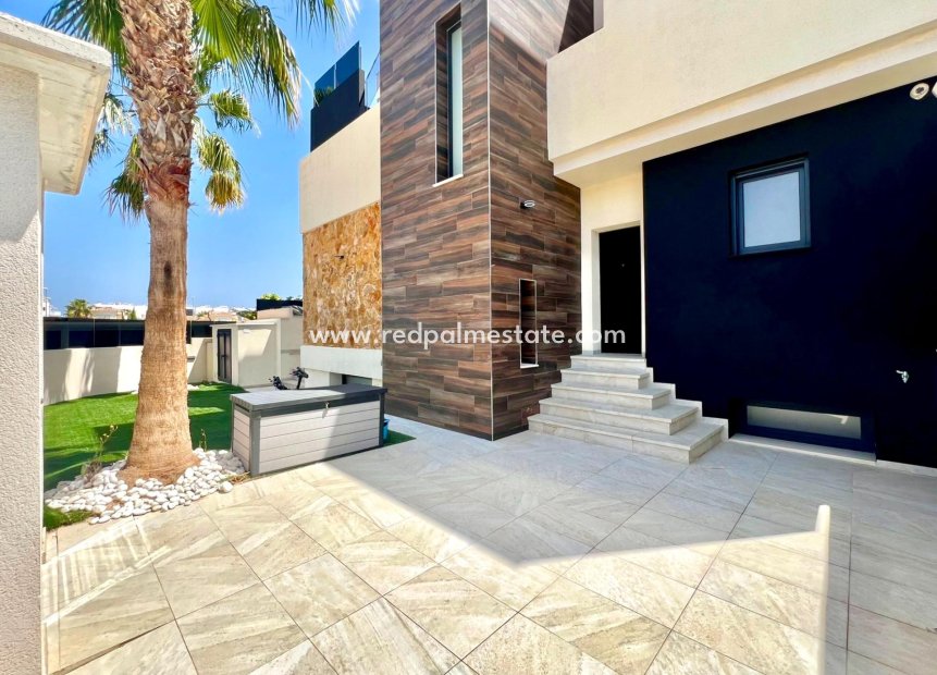 Revente - Villa -
Orihuela Costa - Lomas de Cabo Roig