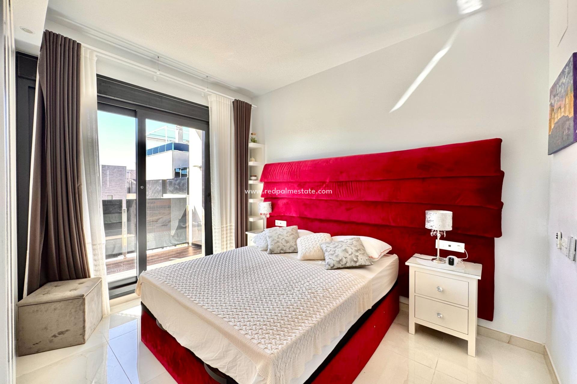 Revente - Villa -
Orihuela Costa - Lomas de Cabo Roig