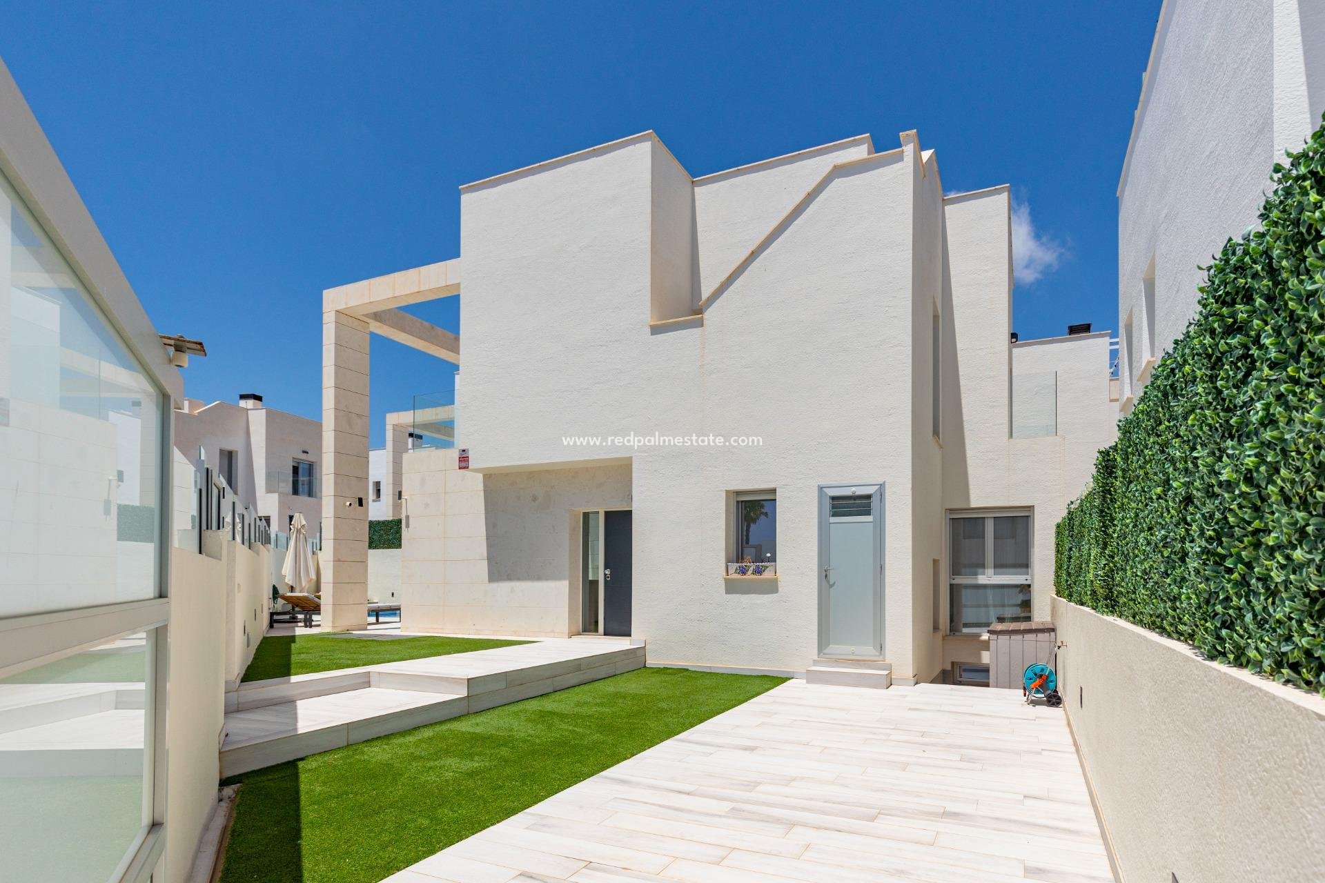 Revente - Villa -
Orihuela Costa - Lomas de Cabo Roig