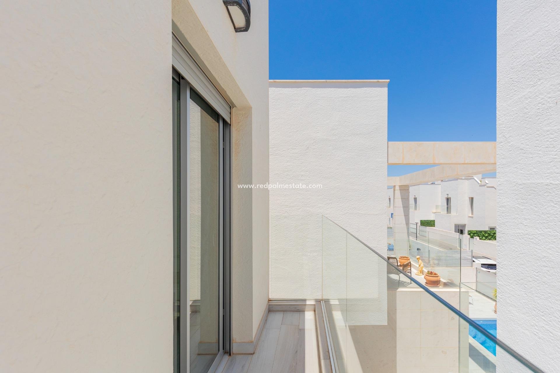 Revente - Villa -
Orihuela Costa - Lomas de Cabo Roig