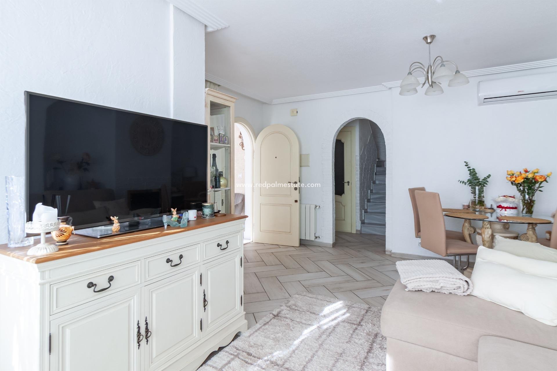 Revente - Villa -
Orihuela Costa - Los Almendros-la Florida