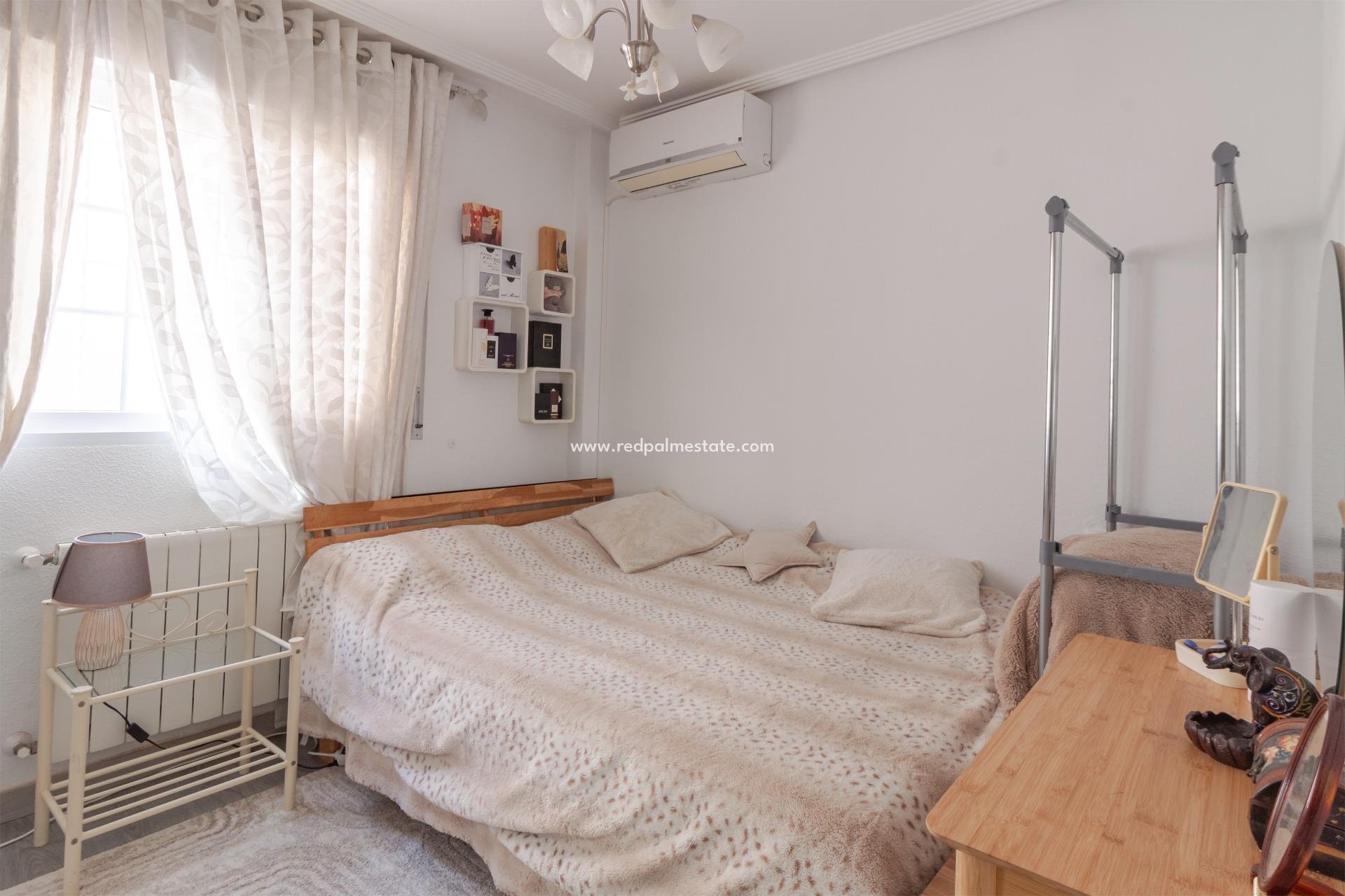 Revente - Villa -
Orihuela Costa - Los Almendros-la Florida