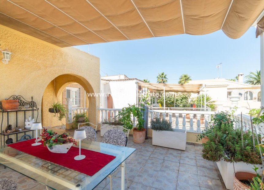 Revente - Villa -
Orihuela Costa - Los balcones