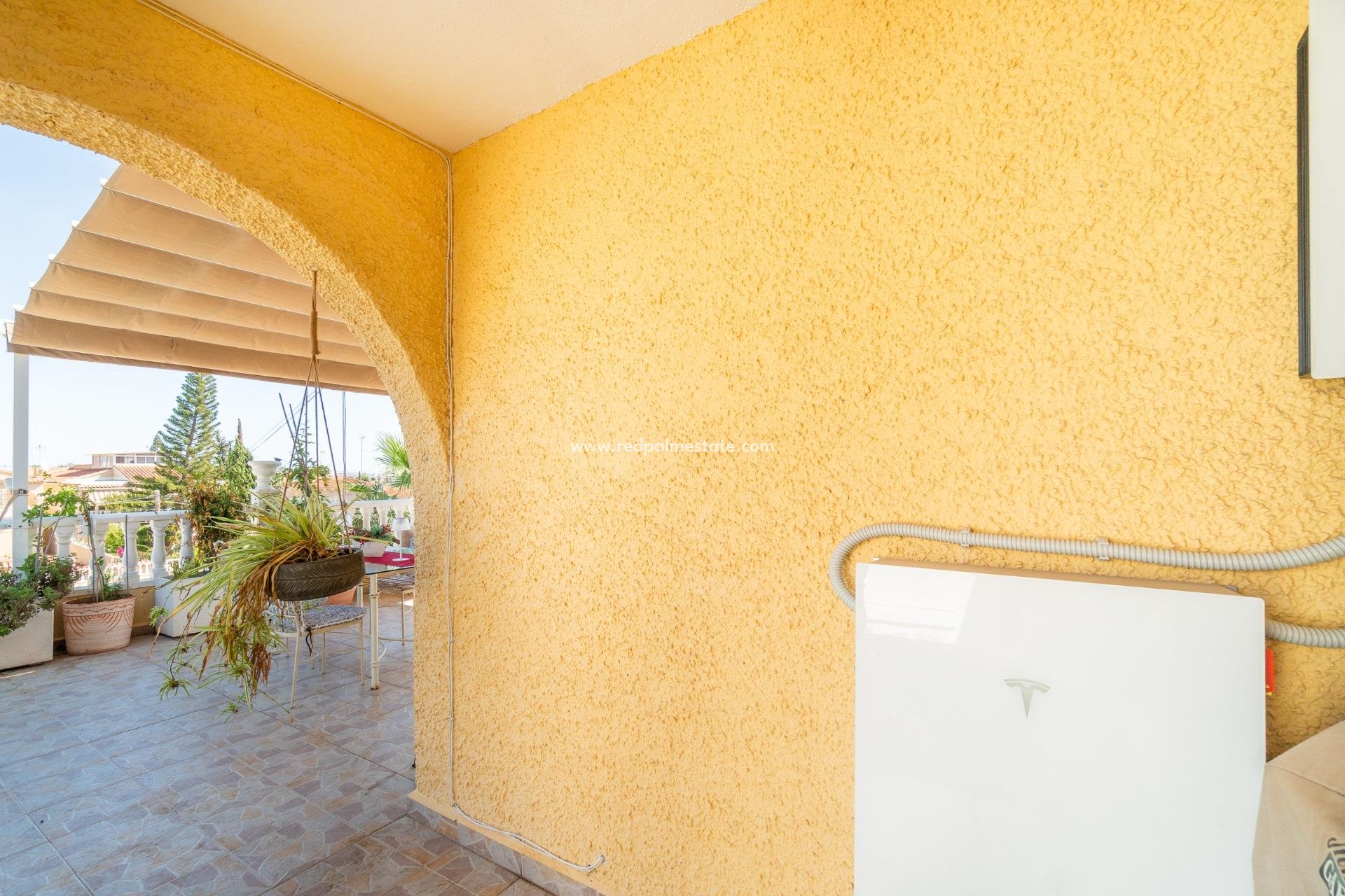 Revente - Villa -
Orihuela Costa - Los balcones