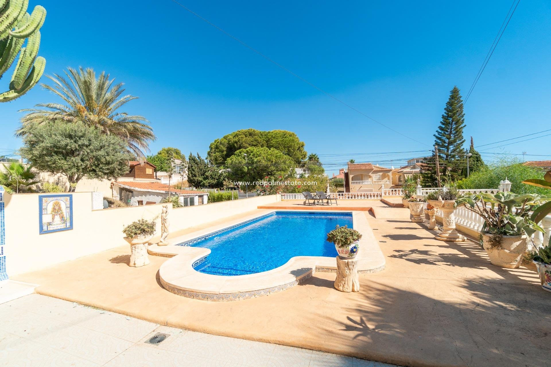 Revente - Villa -
Orihuela Costa - Los balcones
