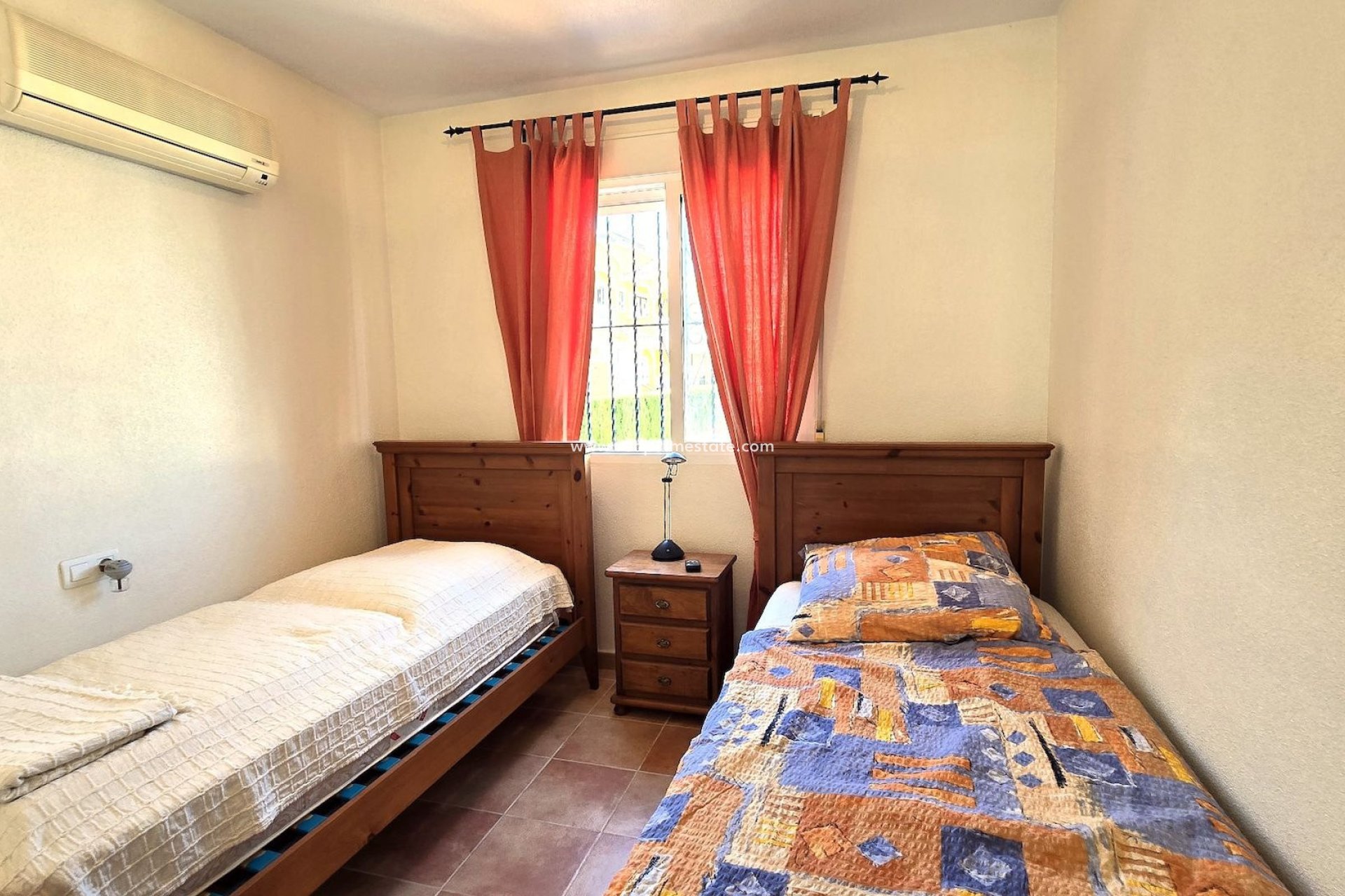 Revente - Villa -
Orihuela Costa - Orihuela