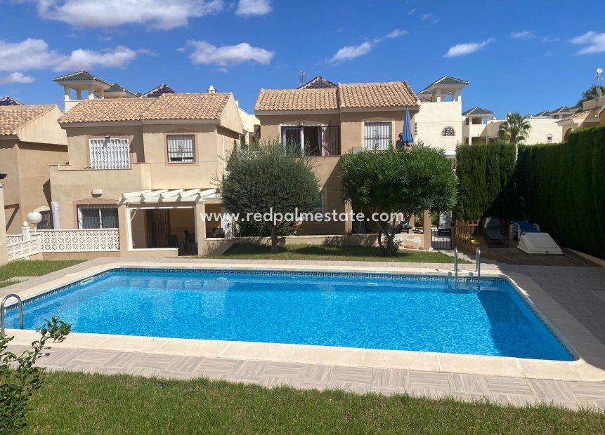 Revente - Villa -
Orihuela Costa - Orihuela