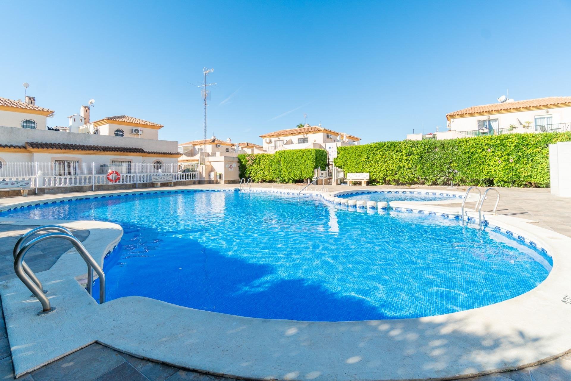 Revente - Villa -
Orihuela Costa - Playa Flamenca