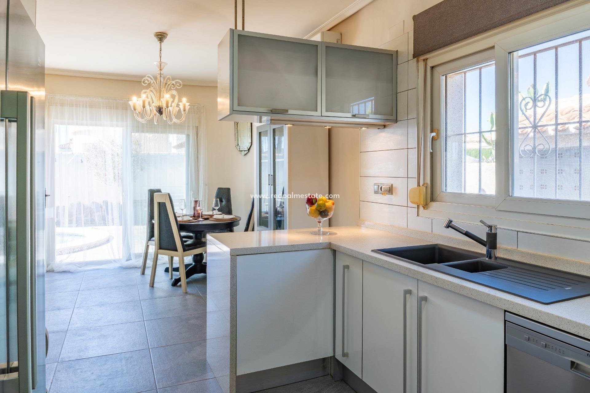 Revente - Villa -
Orihuela Costa - Playa Flamenca