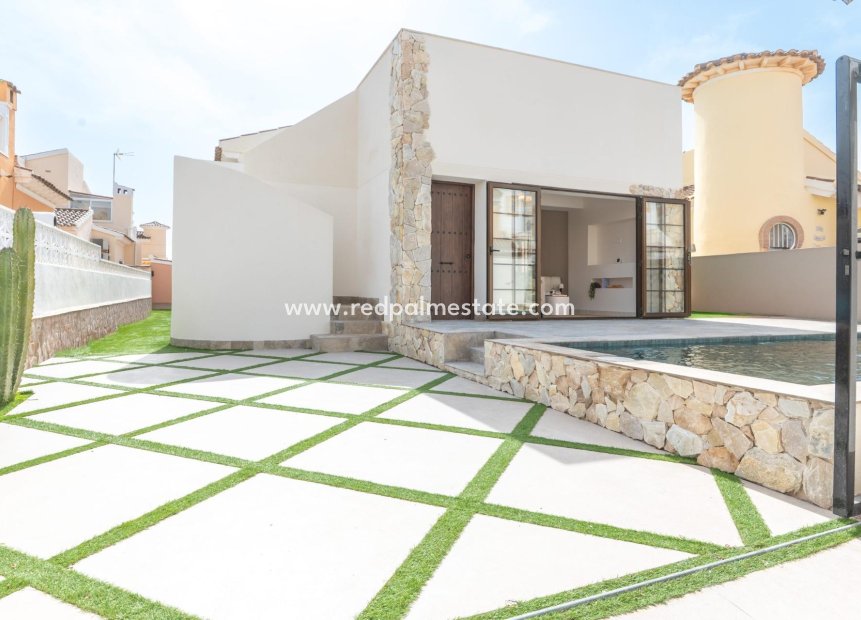 Revente - Villa -
Orihuela Costa - Punta prima