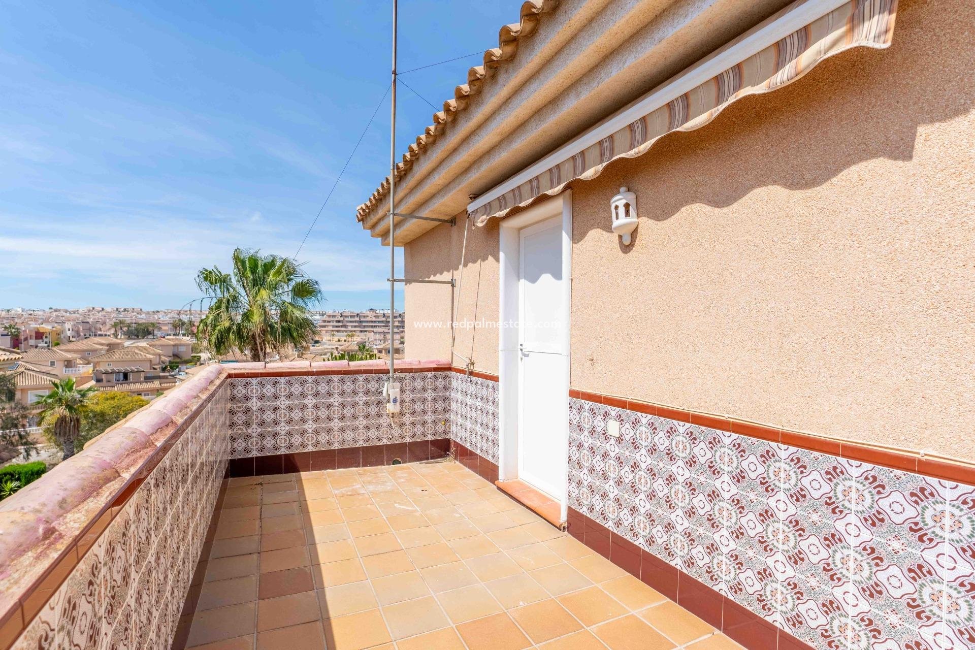Revente - Villa -
Orihuela Costa - Punta prima