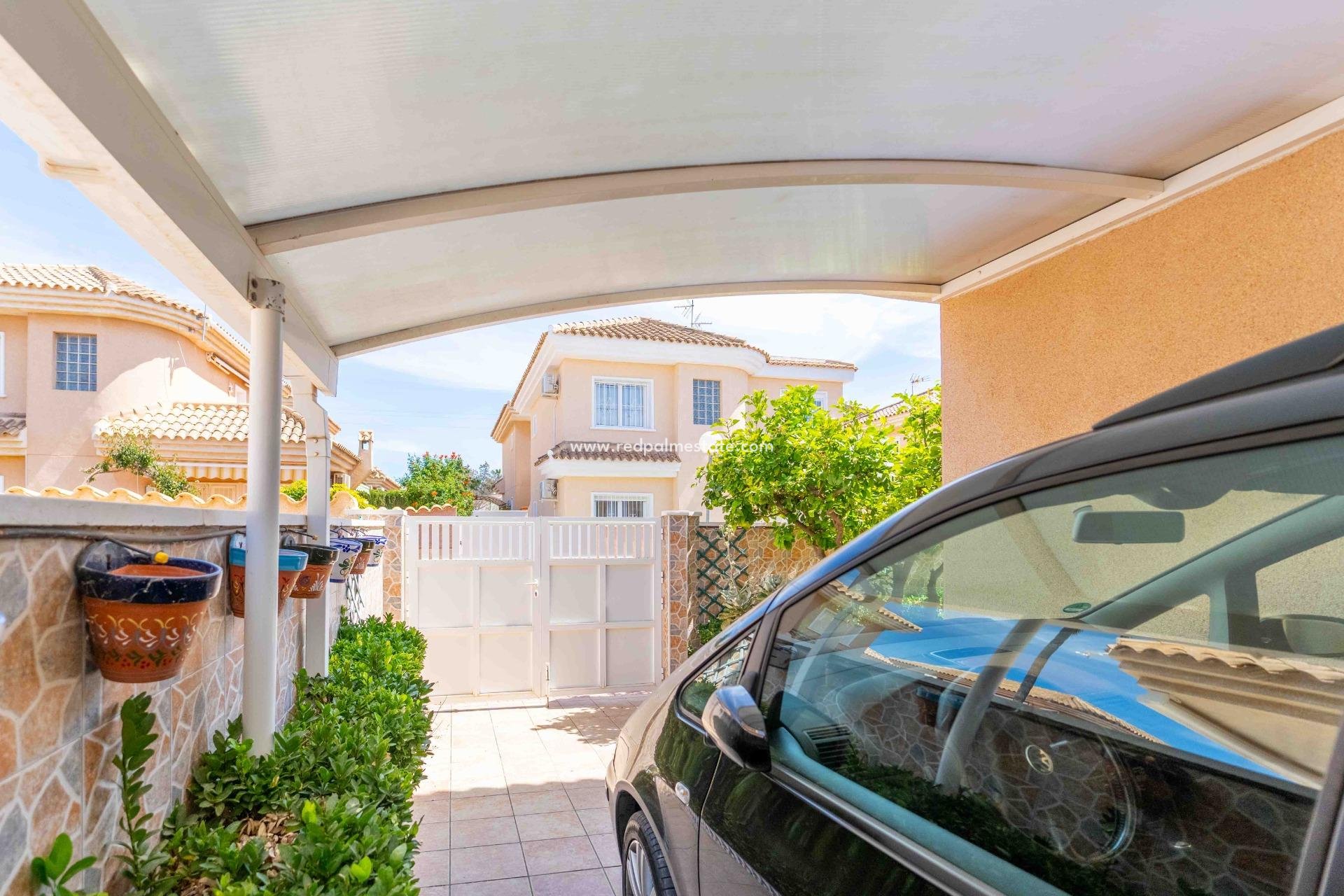 Revente - Villa -
Orihuela Costa - Punta prima