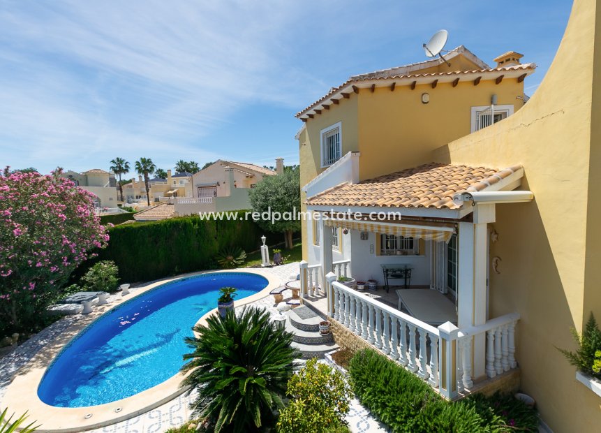Revente - Villa -
Orihuela Costa - Rioja