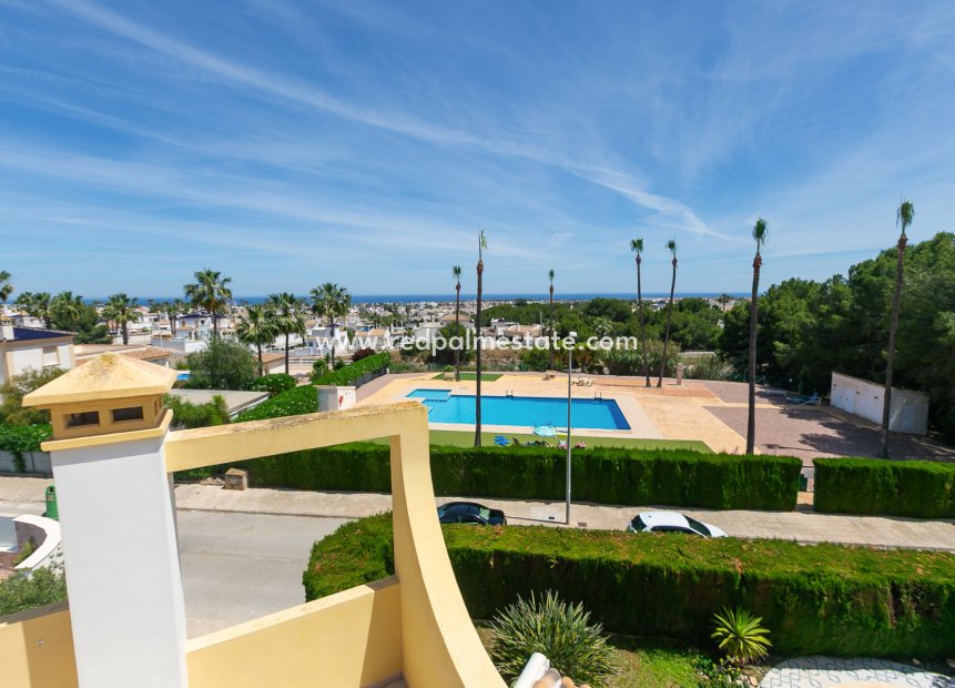 Revente - Villa -
Orihuela Costa - Rioja