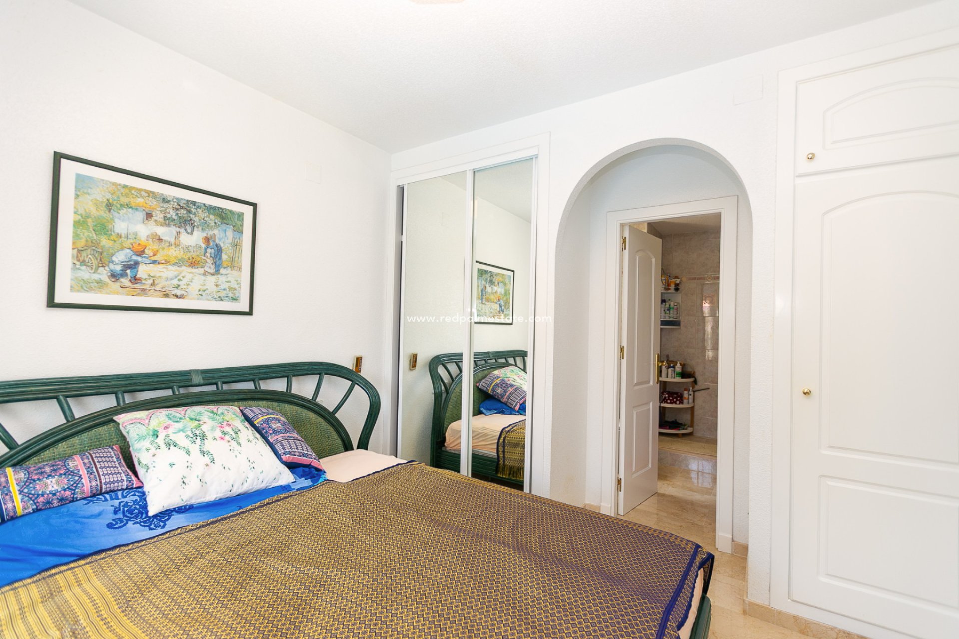 Revente - Villa -
Orihuela Costa - Rioja