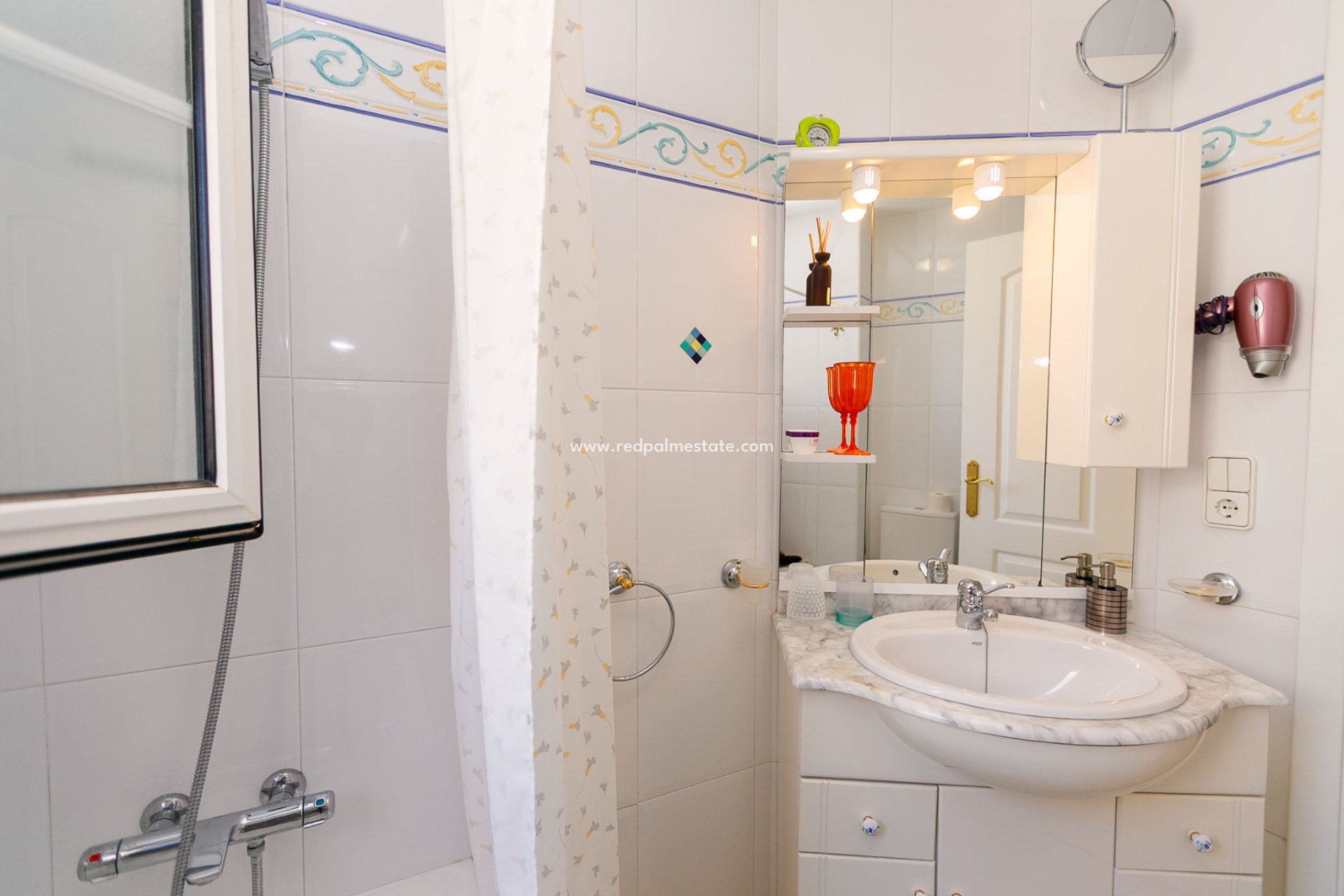 Revente - Villa -
Orihuela Costa - Rioja