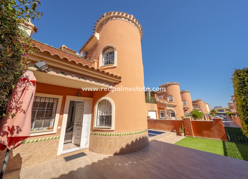 Revente - Villa -
Orihuela Costa - Sportcentre