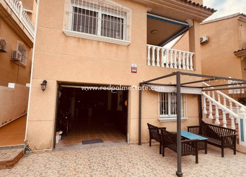 Revente - Villa -
Orihuela Costa - Villamartín