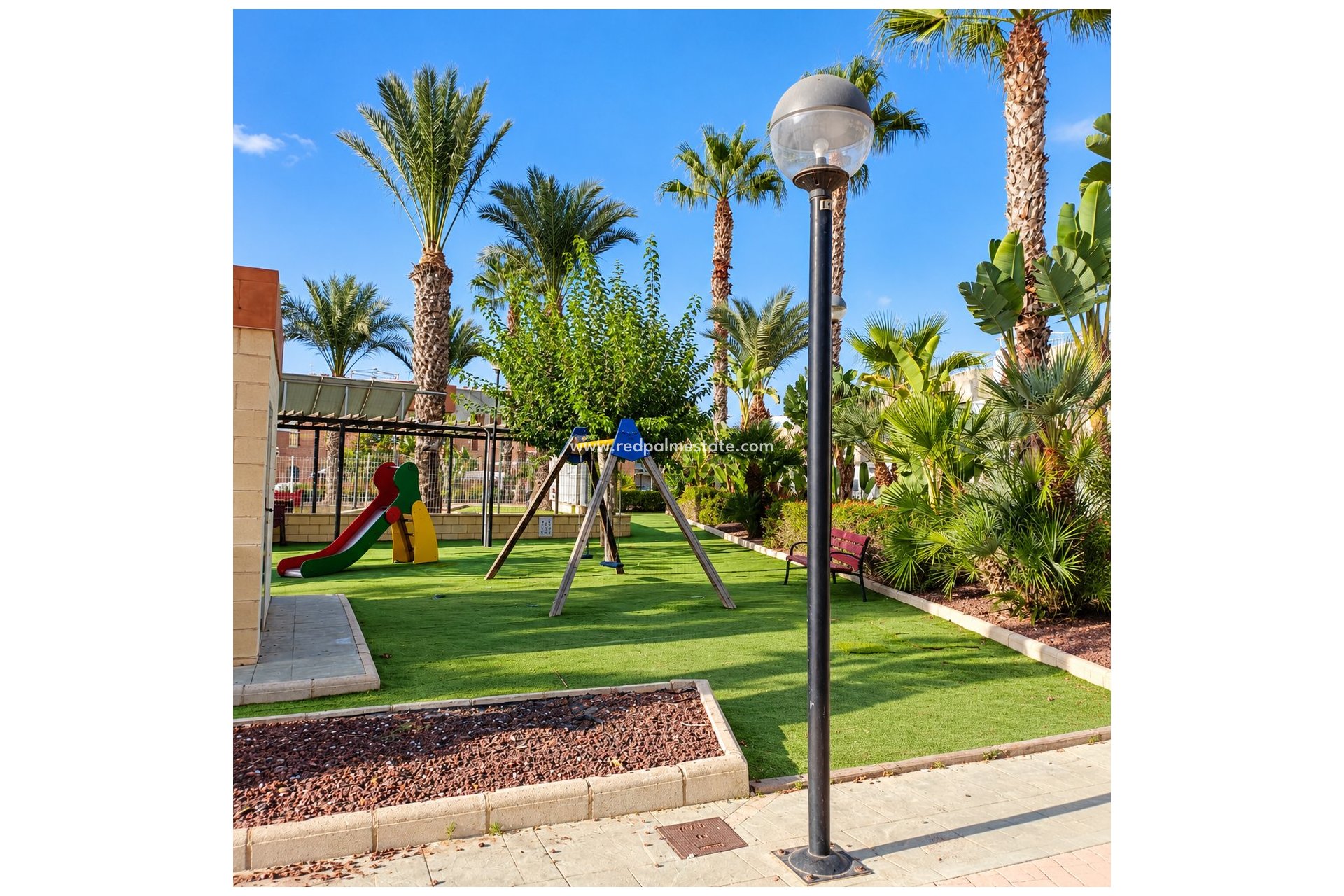 Revente - Villa -
Orihuela Costa - Villamartín