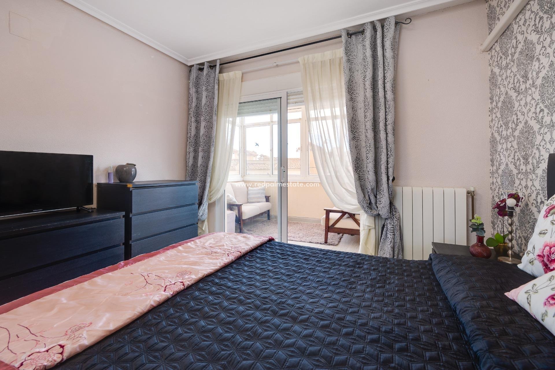 Revente - Villa -
Orihuela Costa - Villamartín