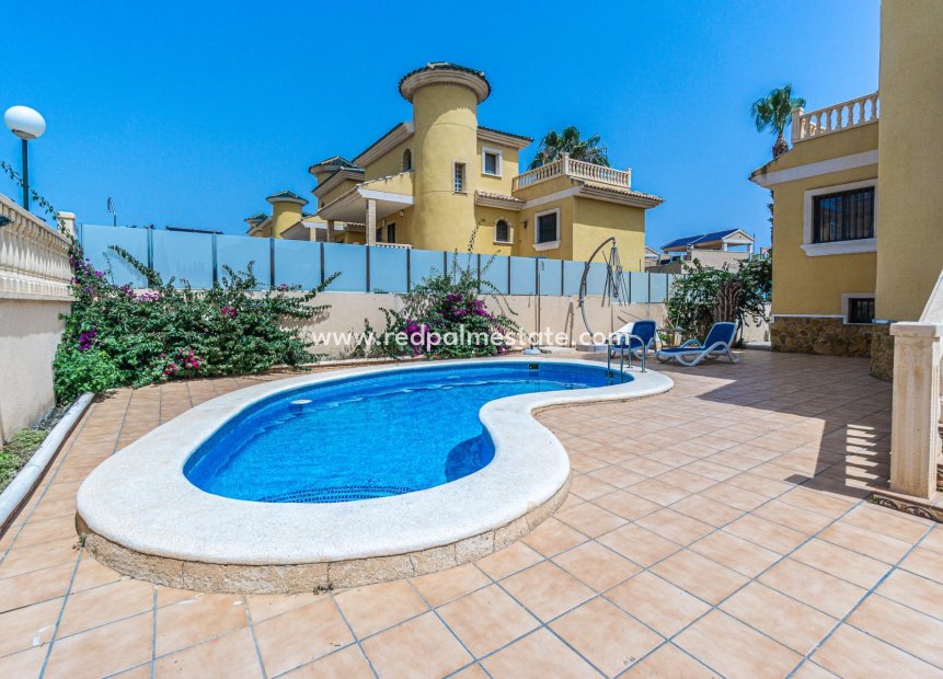 Revente - Villa -
Orihuela Costa - Villamartín